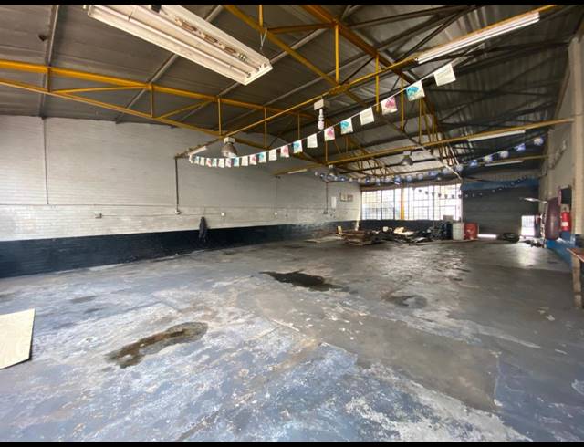 285M² WAREHOUSE TO LET IN SPARTAN